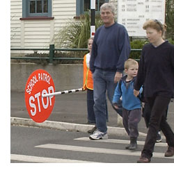 Image - people crossing road