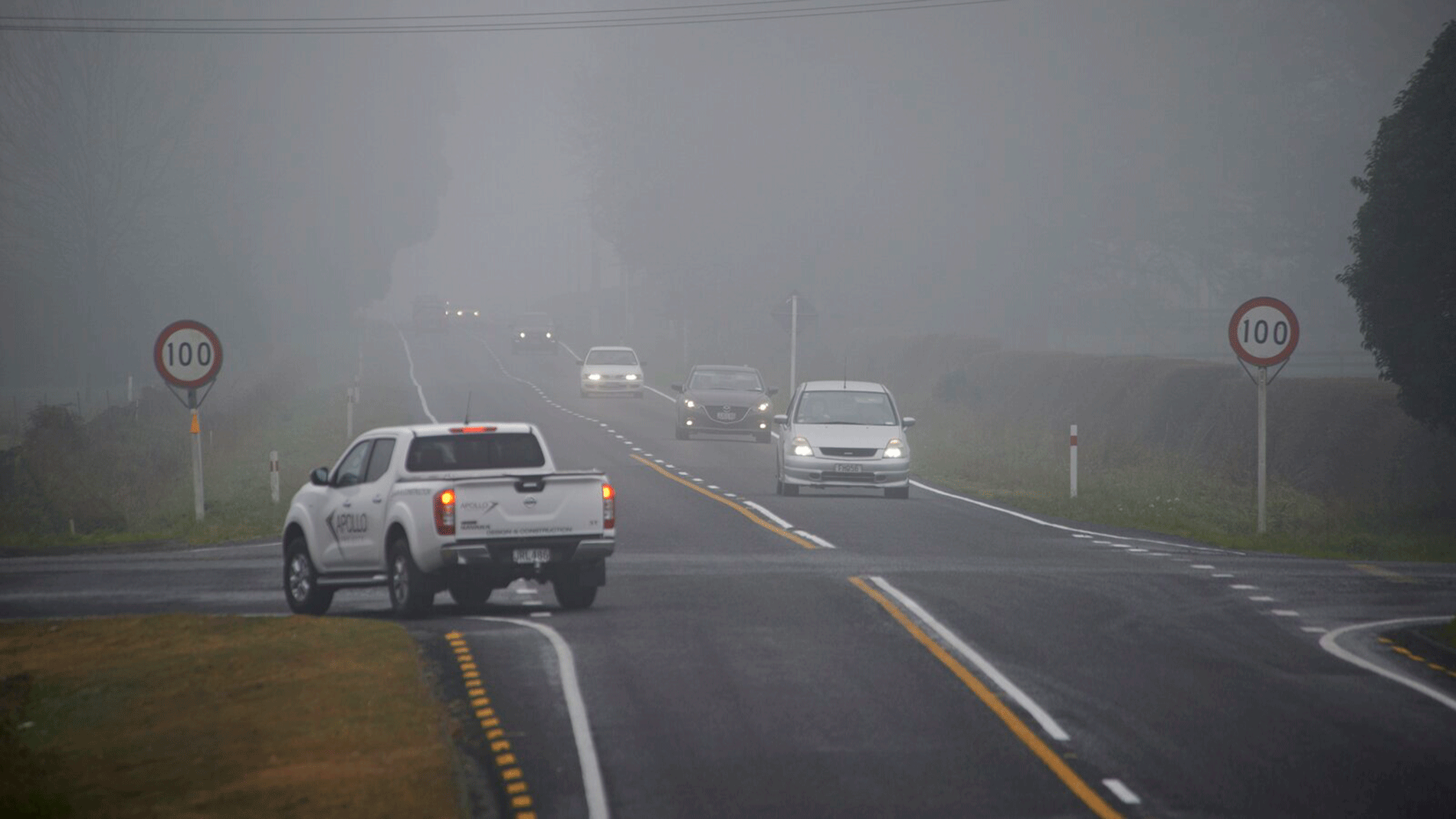 Image - cars on highway in foggy conditions